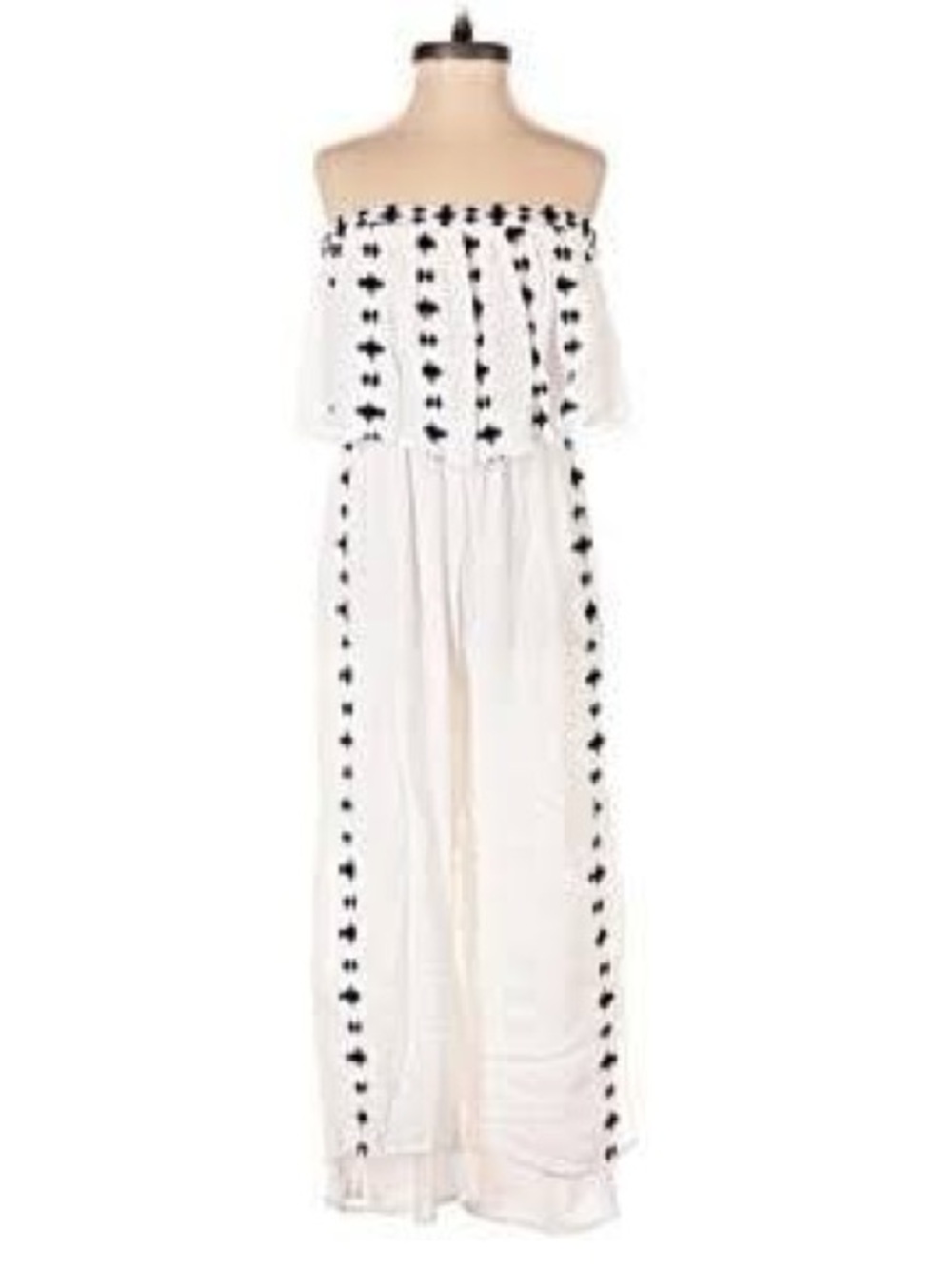 NWT! SINCERELY JULES OFF THE SHOULDER, EMBROIDERED JUMPSUIT. EXCELLENT CONDITION